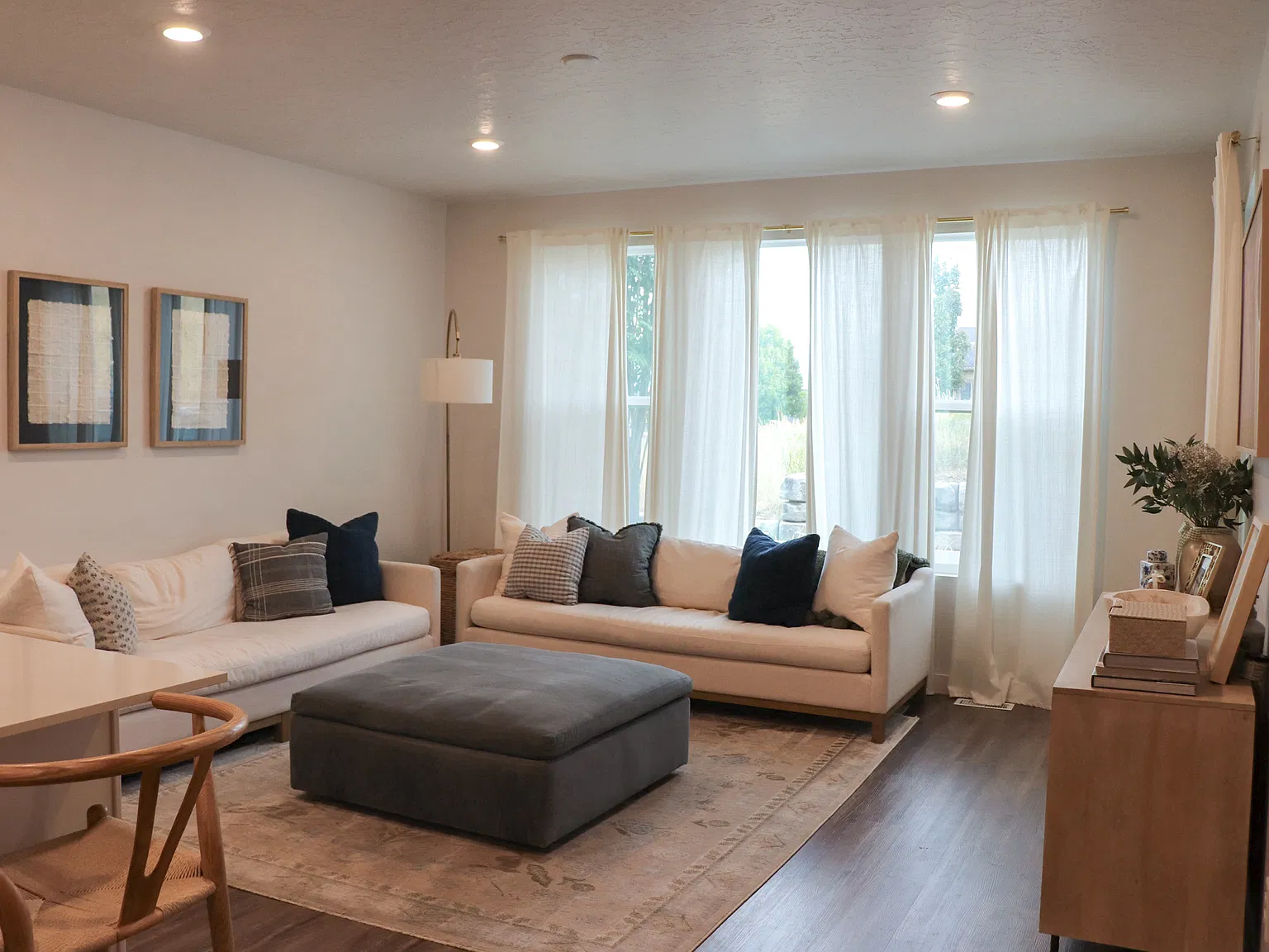 4 bed, 2.5 bath, 2649 sqft, $2,900 — Photo 3