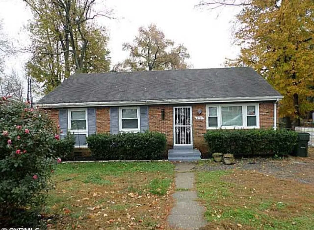 3 bed, 1.5 bath, 1503 sqft, $2,000 — Photo 1