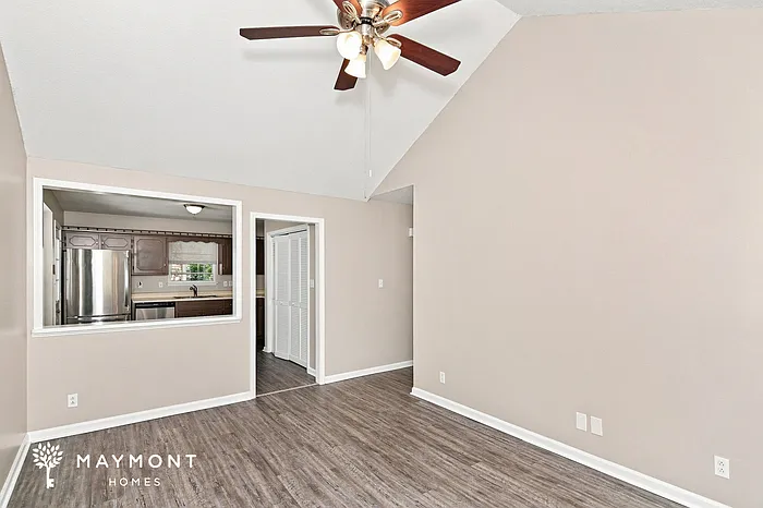 3 bed, 1.5 bath, 919 sqft, $1,445 — Photo 3