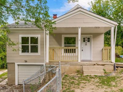 11230 Felton St, Sugar Creek, MO, 64054