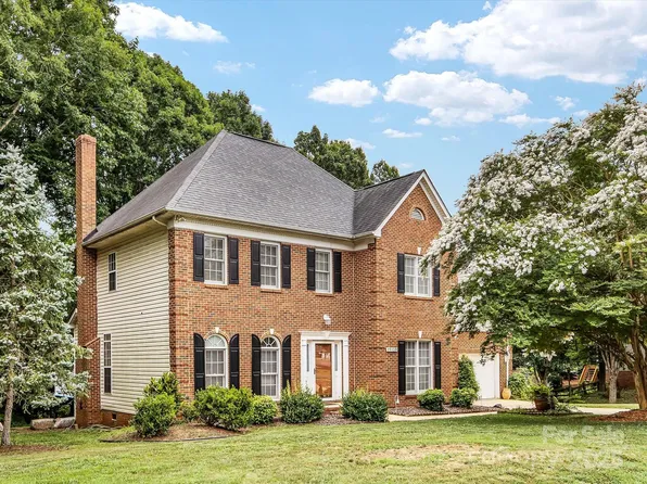 15139 Wiltshire Manor Dr, Charlotte, NC 28278