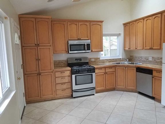 4th image of 185 Westwood Dr