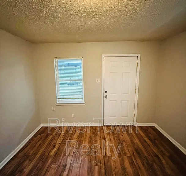 3046 Sinclair St — Photo 3