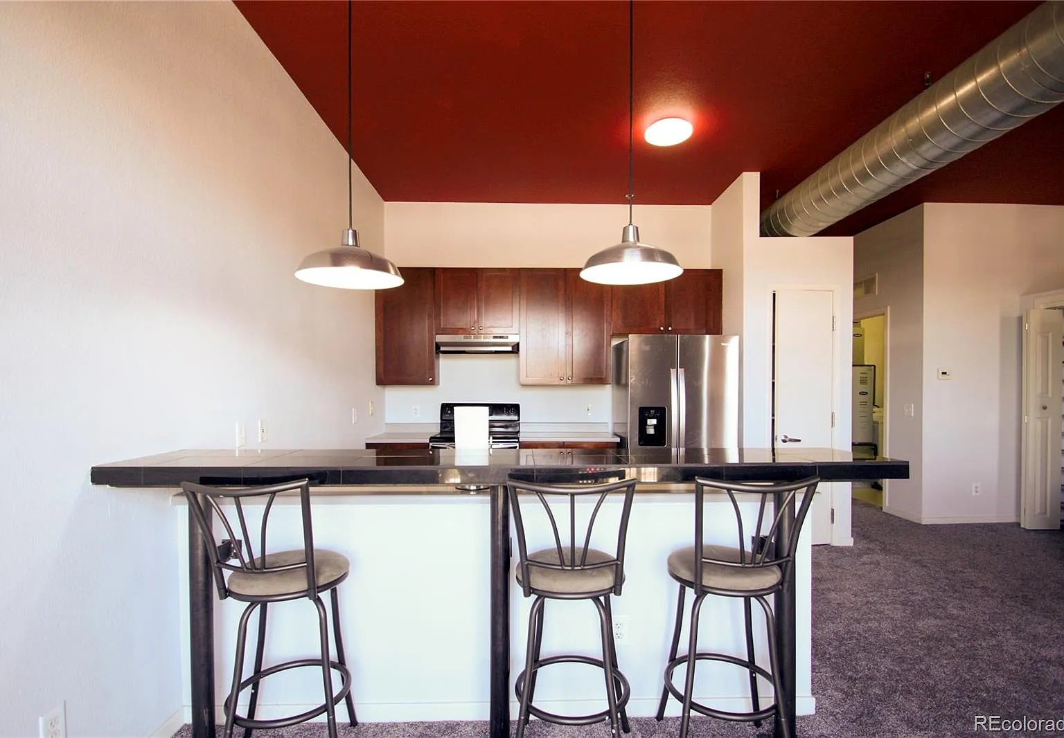 2 bed, 1.0 bath, 975 sqft, $1,549 — Photo 3