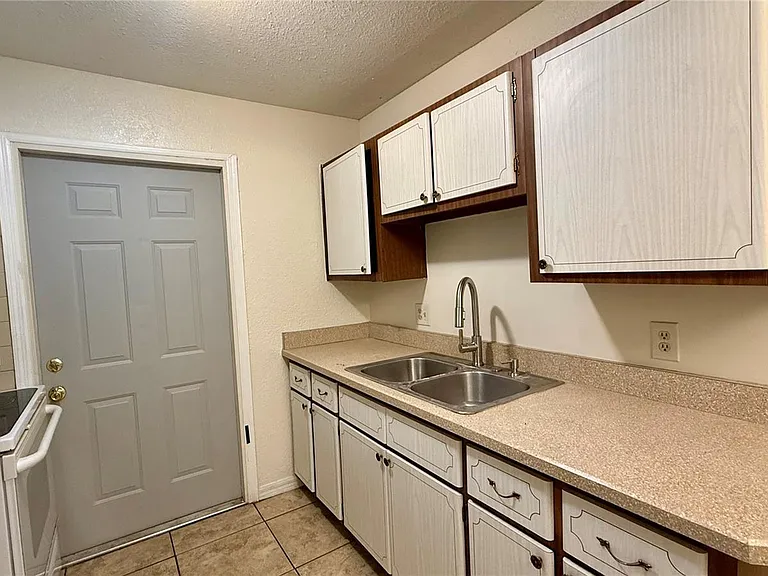 107 Perkins St #9 — Photo 7