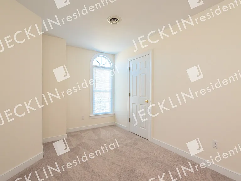 10653 Anna Marie Dr — Photo 30