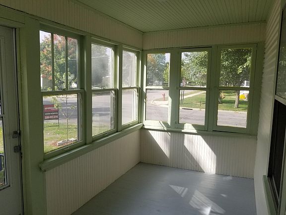 3rd image of 1100 16th Ave S