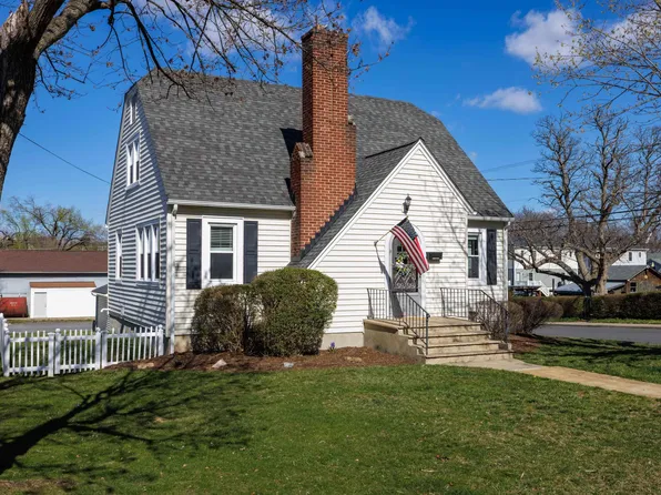 199 N Bath Ave, Waynesboro, VA 22980