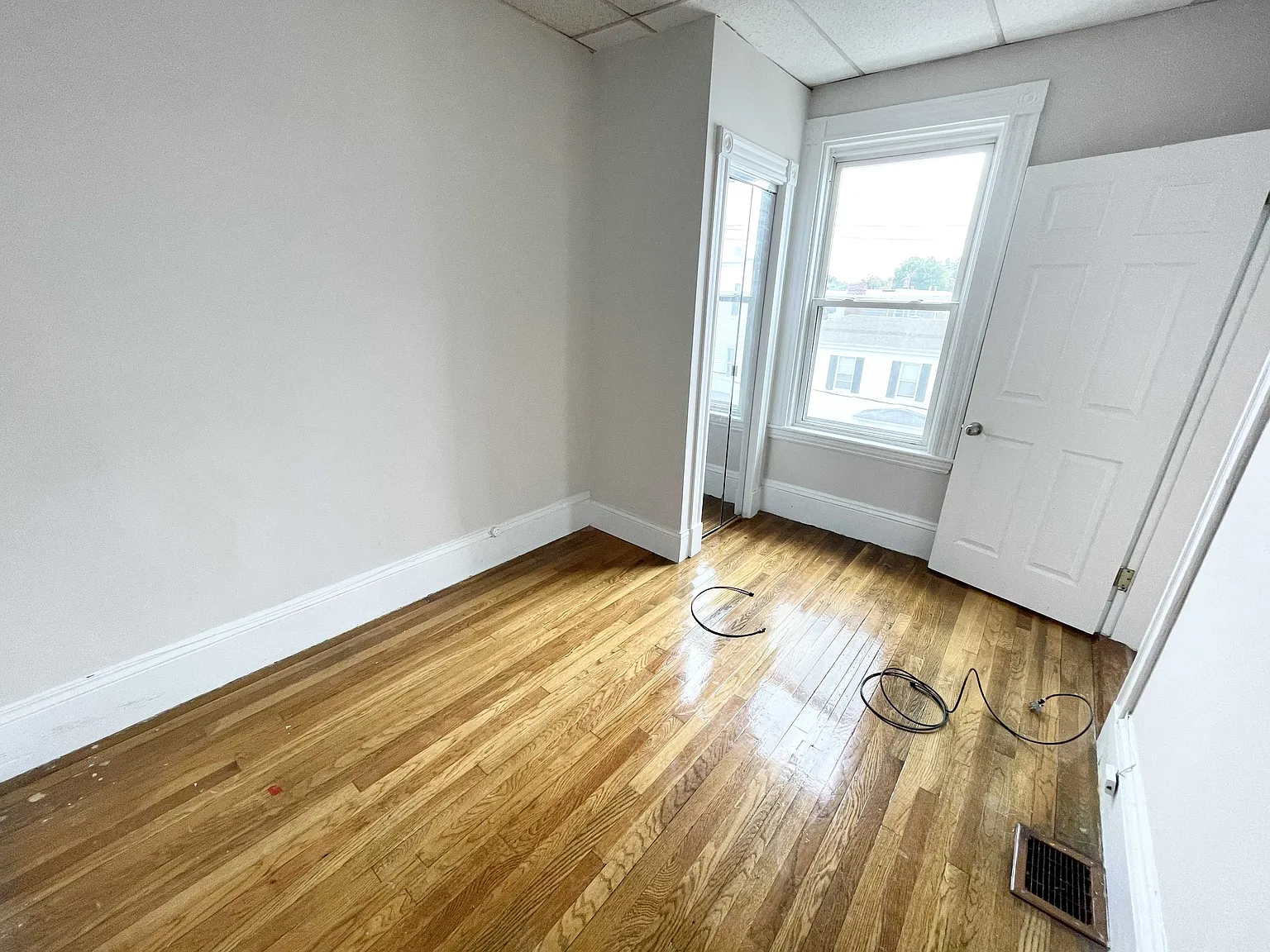 4 bed, $3,600 — Photo 1