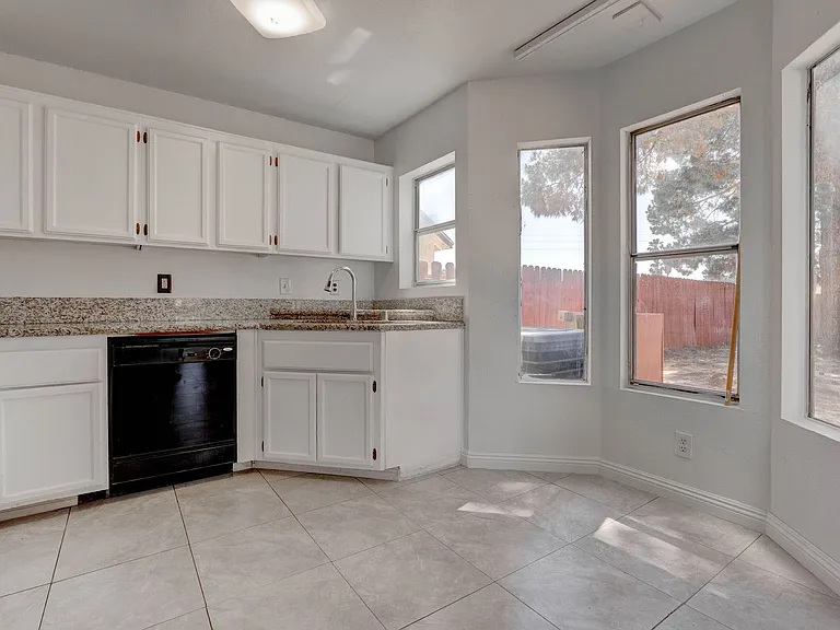 5519 Myron Cir — Photo 14