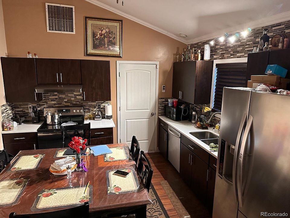 2nd image of 1026 S Waco Way