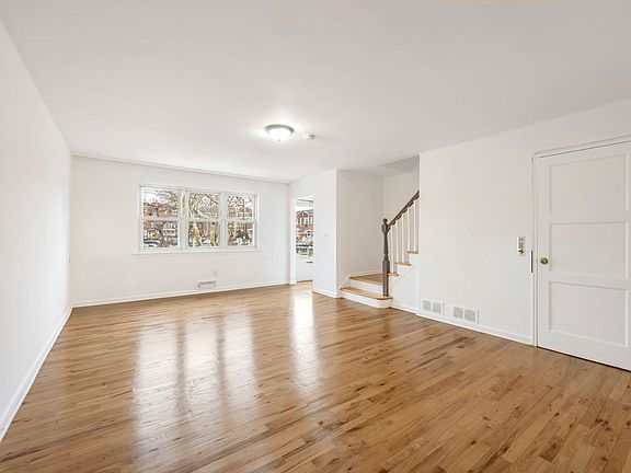 2nd image of 180 W 26th St