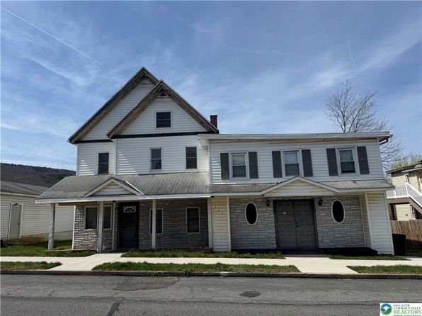 422 White St, Bowmanstown, PA 18030