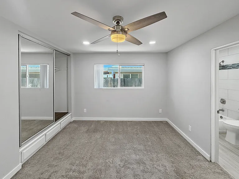 2452 E Ingersoll St — Photo 9