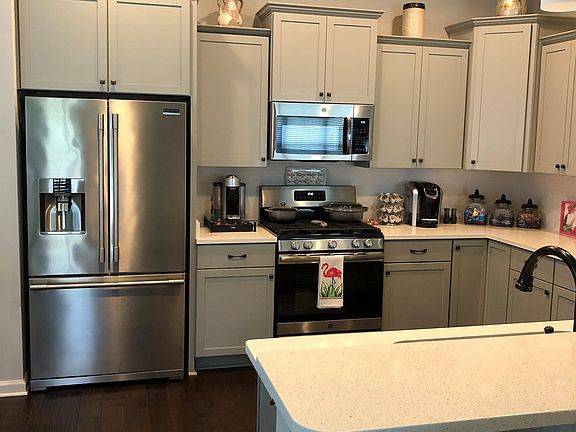 4th image of 9211 Crescent Lodge Cir