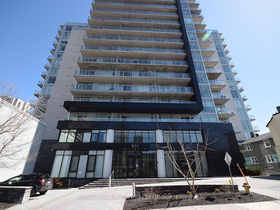 1st image of 255 Bay St N #1412