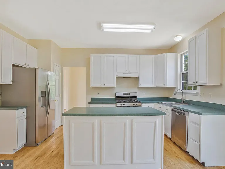 9112 Granite Ct — Photo 27