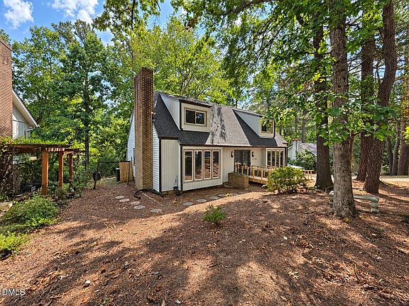 2nd image of 708 Dawnwood Ct