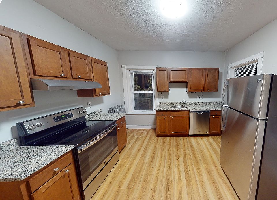 1st image of 900 Massachusetts Ave APT 5