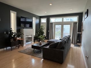 818 E Pearson St, Milwaukee, WI 53202