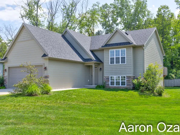 4630 Cider Wood Dr NW, Grand Rapids, MI 49534