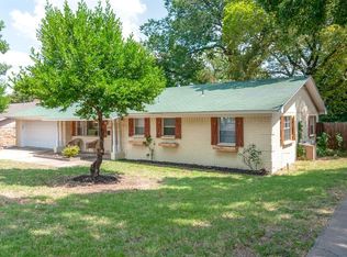 1140 Trailwood Dr, Hurst, TX 76053