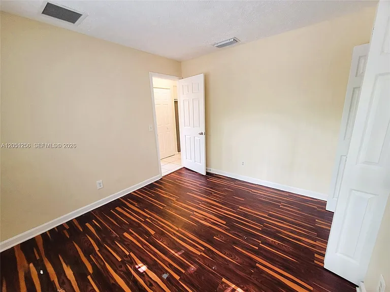 307 S Ocean Dr #B — Photo 12