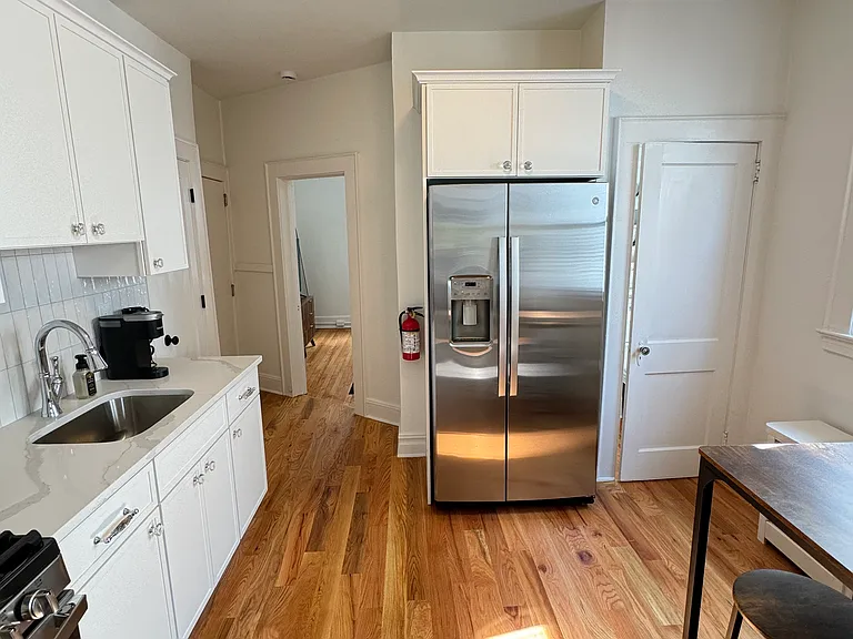 130 N Spring St #1R — Photo 11