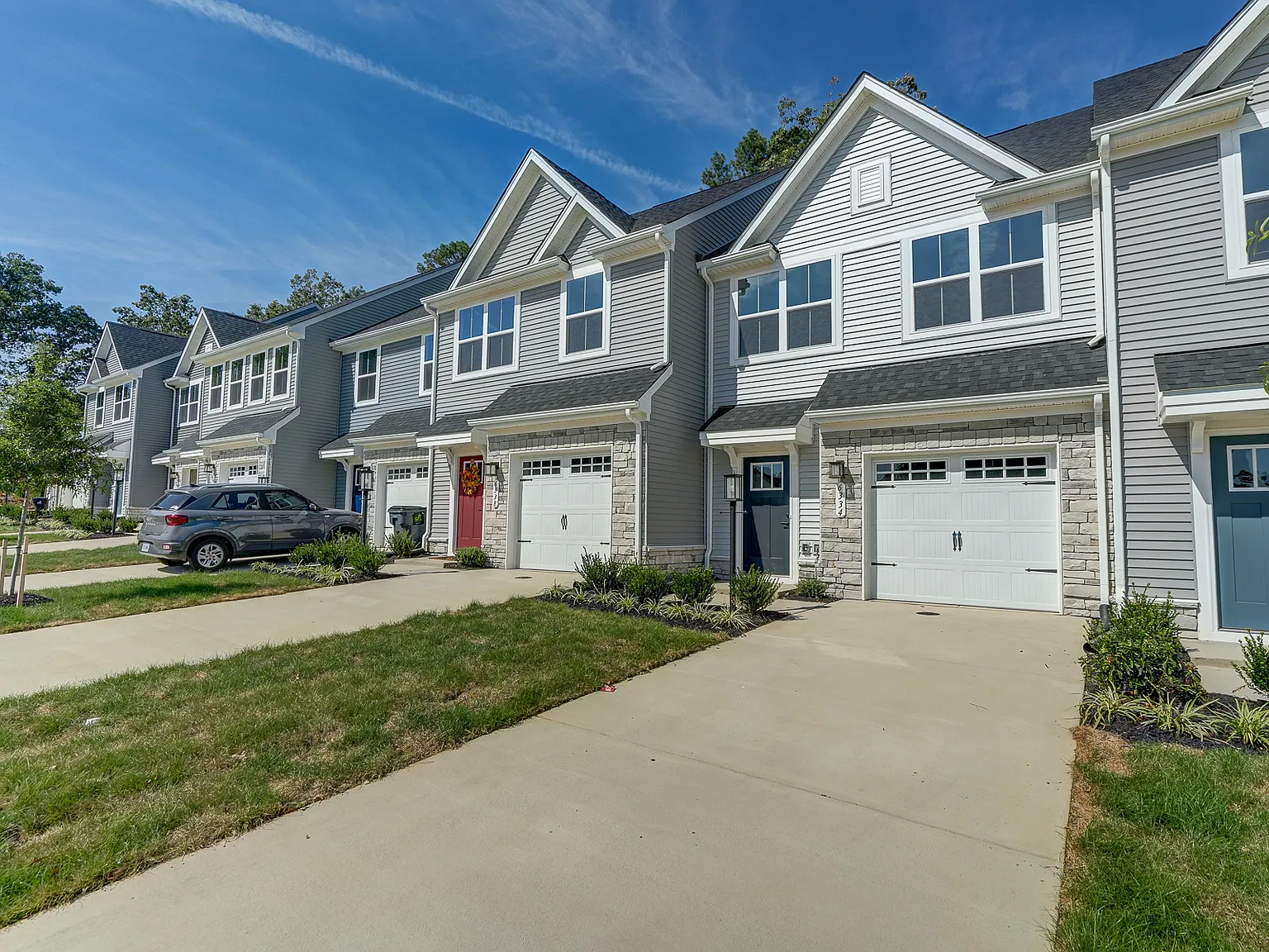3 bed, 2.5 bath, 1700 sqft, $2,500 — Photo 3