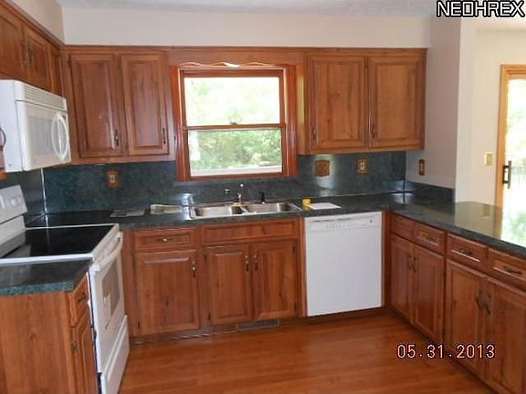 4th image of 16018 Wedgewood Ln