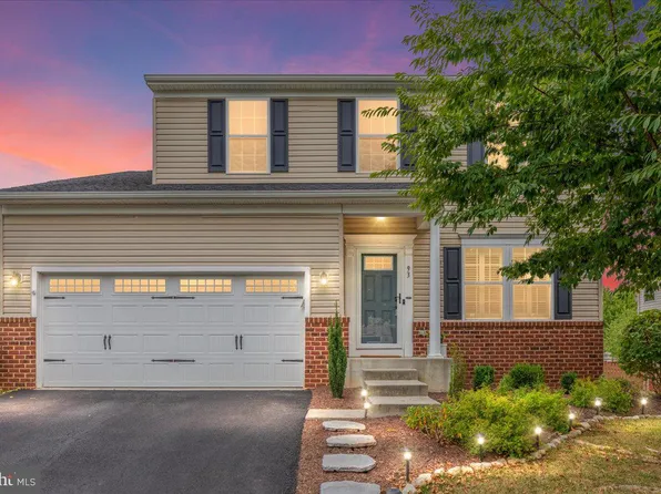 93 Eisentown Dr, Lovettsville, VA 20180