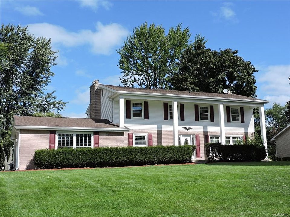 1st image of 1215 Arrowwood Ln