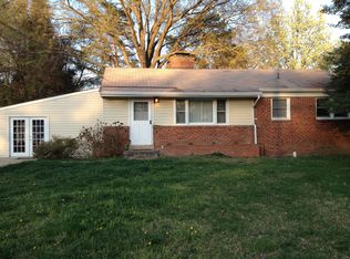 8825 Cooper Rd, Alexandria, VA 22309