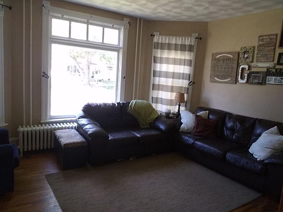 2nd image of 300 Holcomb Ave