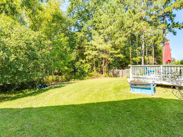 Plenty greenspace in the private backyard