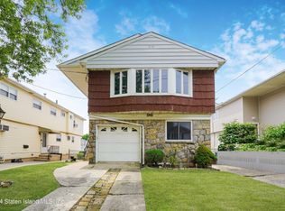 96 Slater Blvd, Staten Island, NY 10305