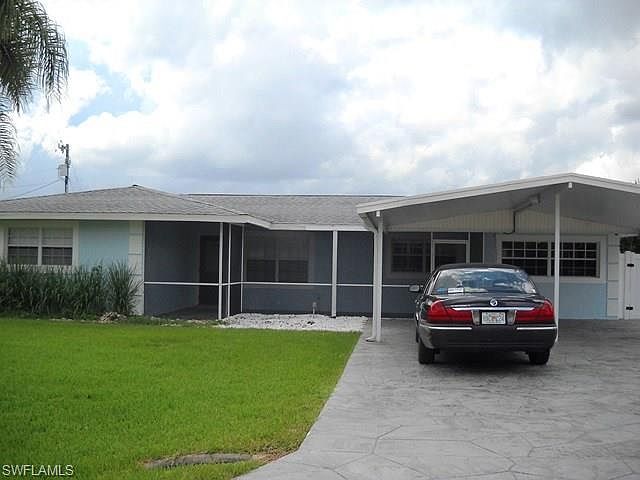 1st image of 702 Willow Dr