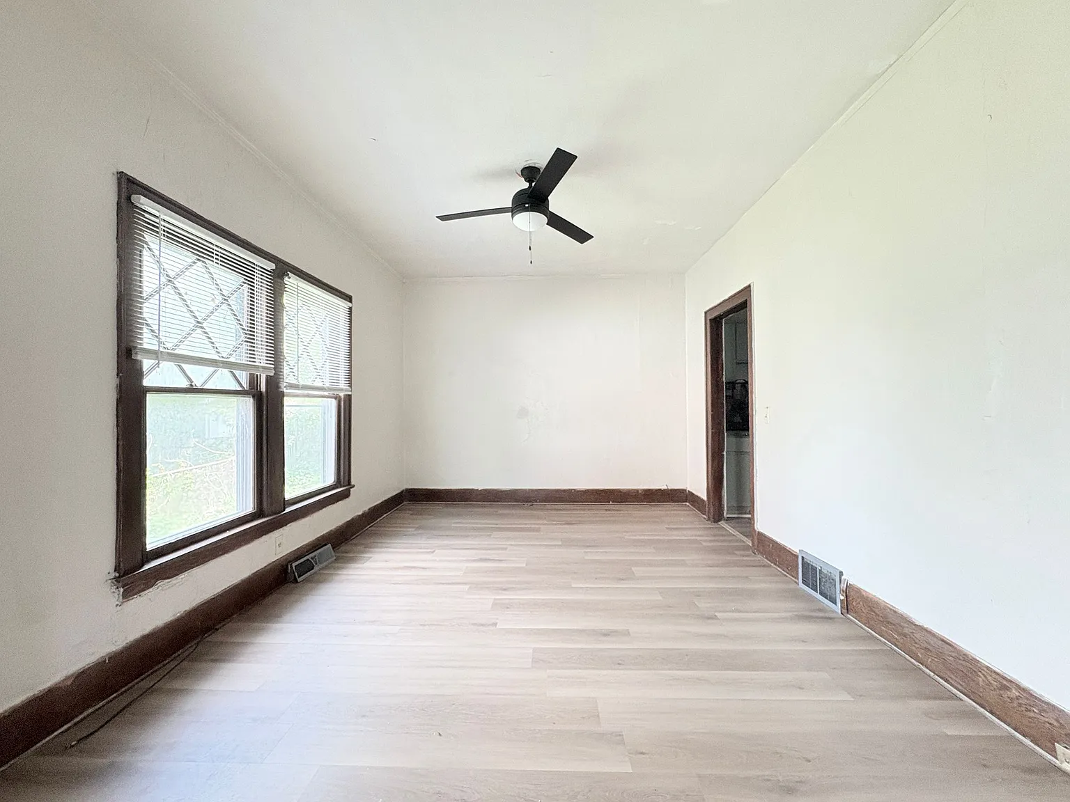 3 bed, 1213 sqft, $1,099 — Photo 4