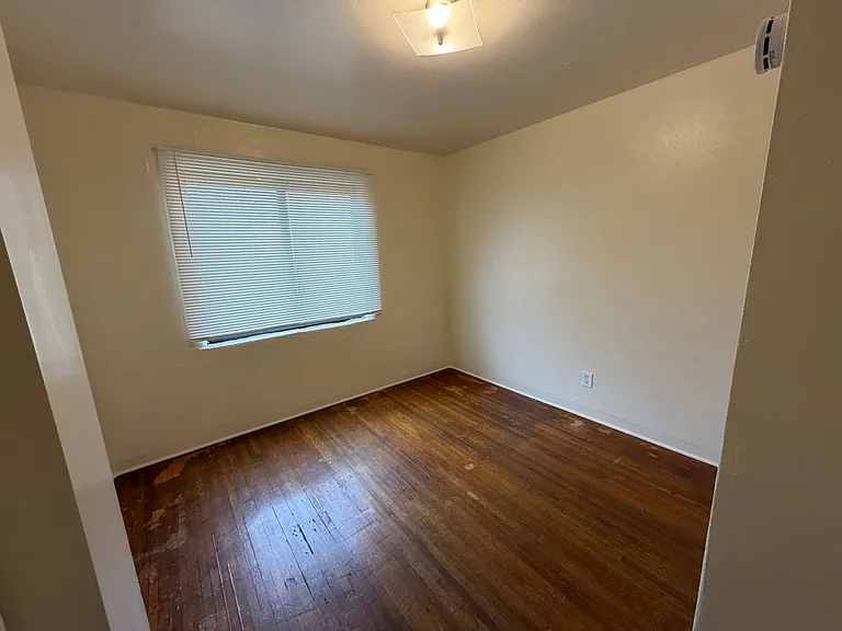1405 Dr Martin Luther King Jr Ave NE — Photo 6