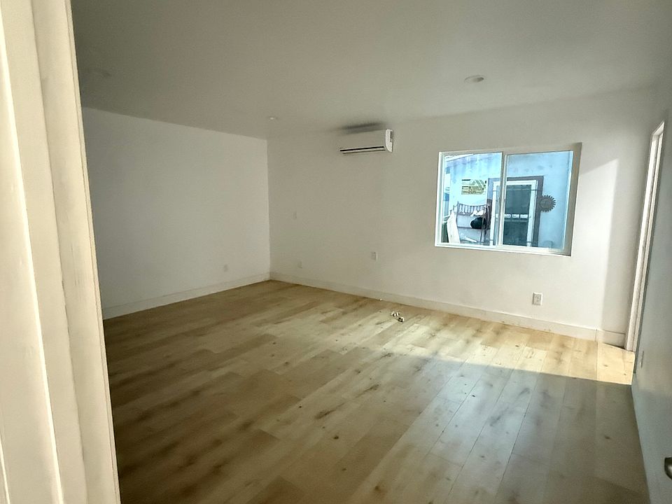 1st image of 3649 W 105th St #4