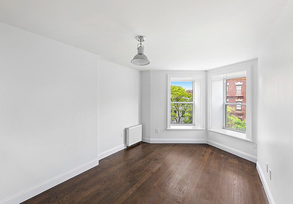 1st image of 272 Clifton Pl #3