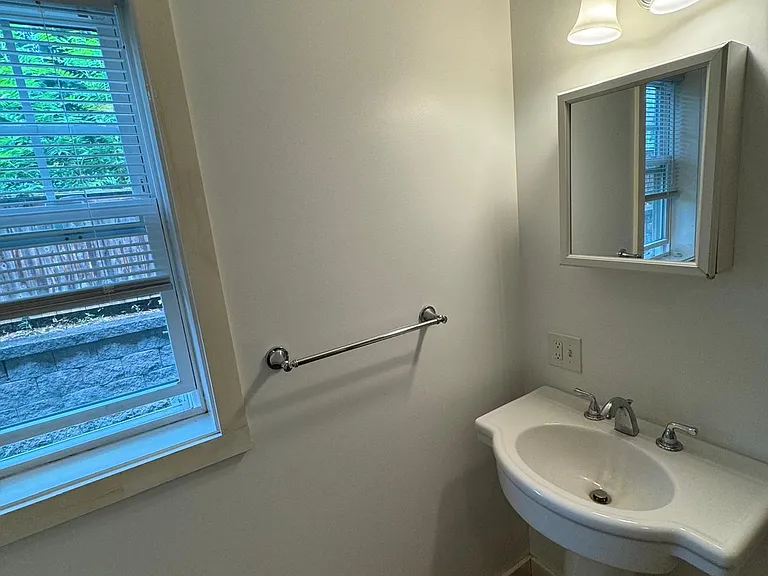 15 High St #F — Photo 25