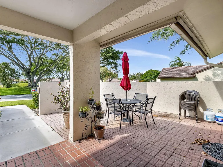 5531 Parkwalk Cir E — Photo 3