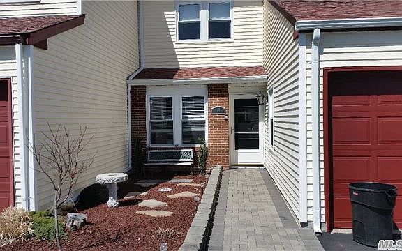 2nd image of 8 Yorktown Ct