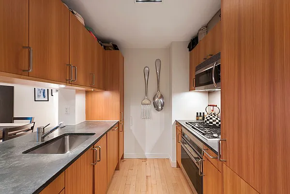 Sold by Nest Seekers International | media 3
