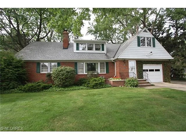 28501 Parkwood Dr photo 1