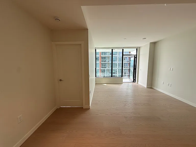 707 W 15th St #707 — Photo 11