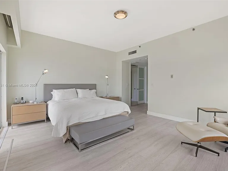 2442 Fisher Island Dr #5402 — Photo 19