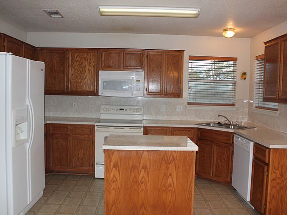 4th image of 5512 Shawn Dr