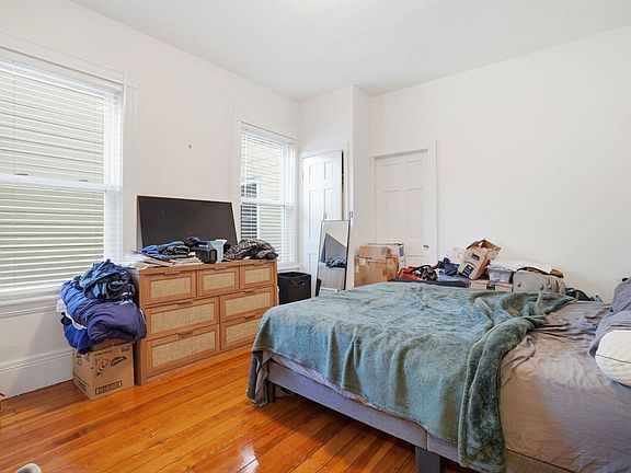 5th image of 49-51 Putnam Ave